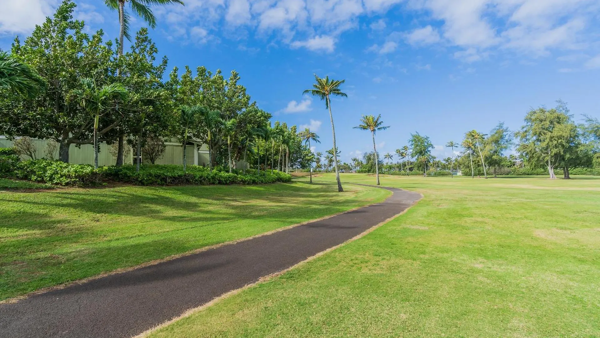 Makani Moana Loft - Golf Course View - North Shore - Sleeps 2 Kahuku 0*,  United States