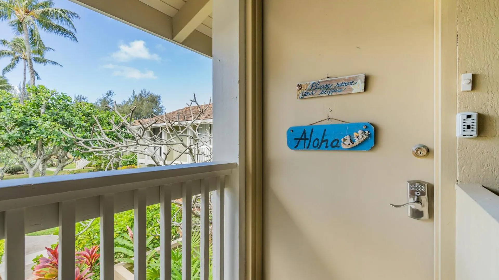 Makani Moana Loft - Golf Course View - North Shore - Sleeps 2 Kahuku