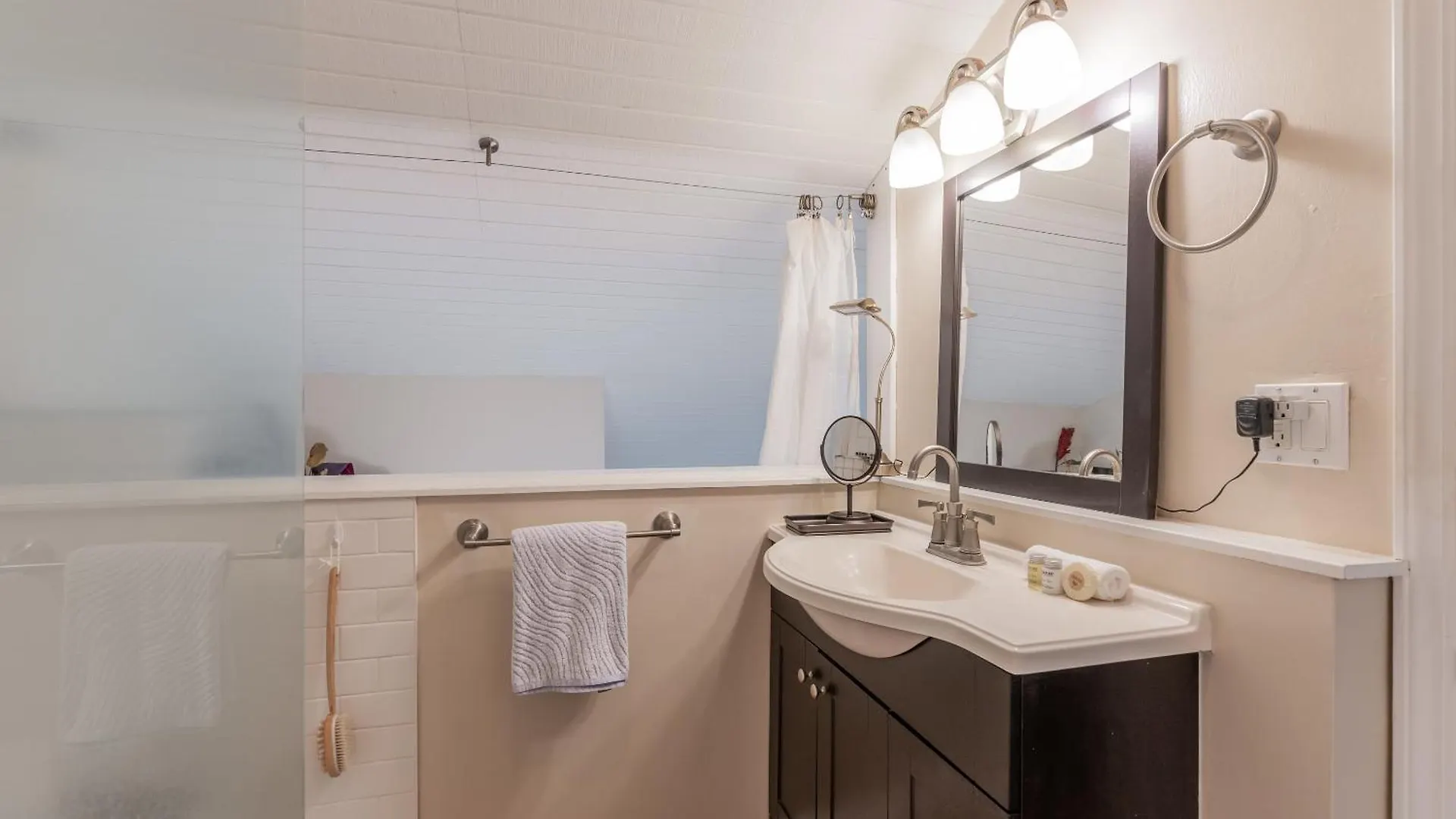 Makani Moana Loft - Golf Course View - North Shore - Sleeps 2 Kahuku United States