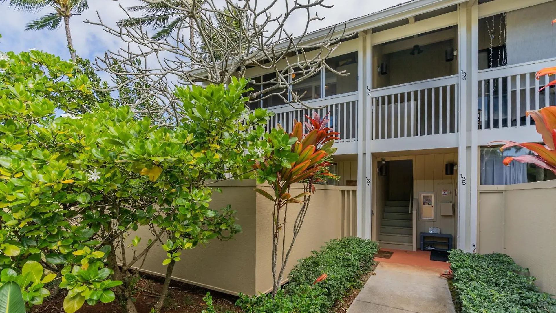 Apartment Makani Moana Loft - Golf Course View - North Shore - Sleeps 2 Kahuku