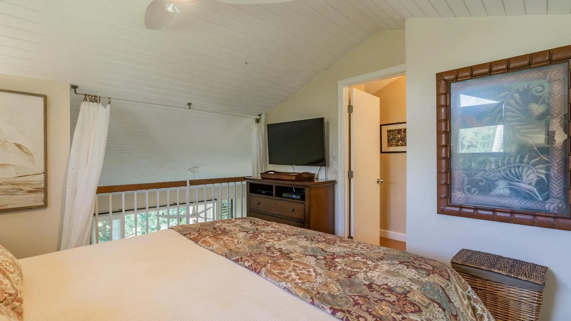 Makani Moana Loft - Golf Course View - North Shore - Sleeps 2 Kahuku