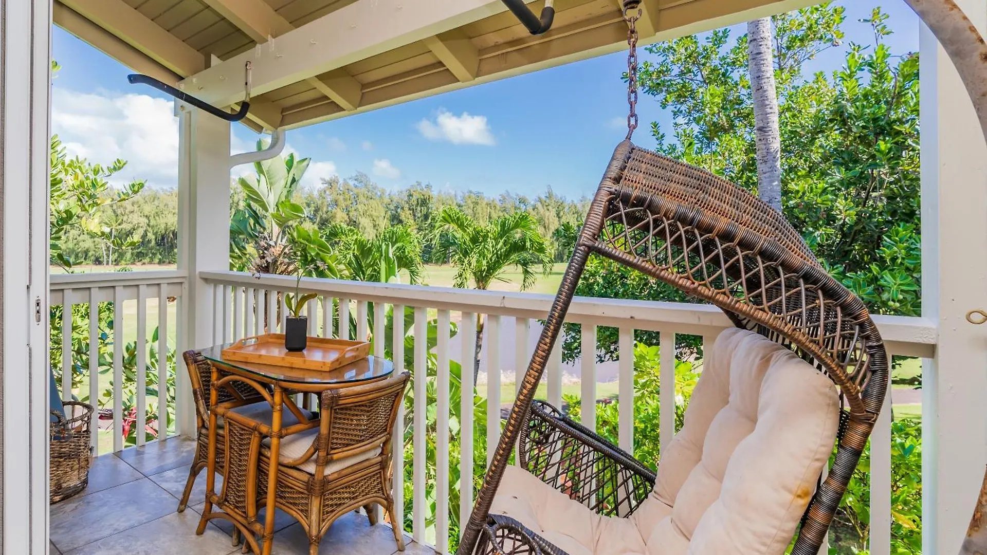 Makani Moana Loft - Golf Course View - North Shore - Sleeps 2 Kahuku
